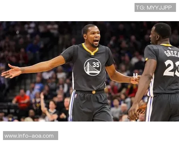 球迷反击KD自称主队一员KD回应接受现实的无奈 球迷反击KD自称主队一员KD回应接受现实的无奈