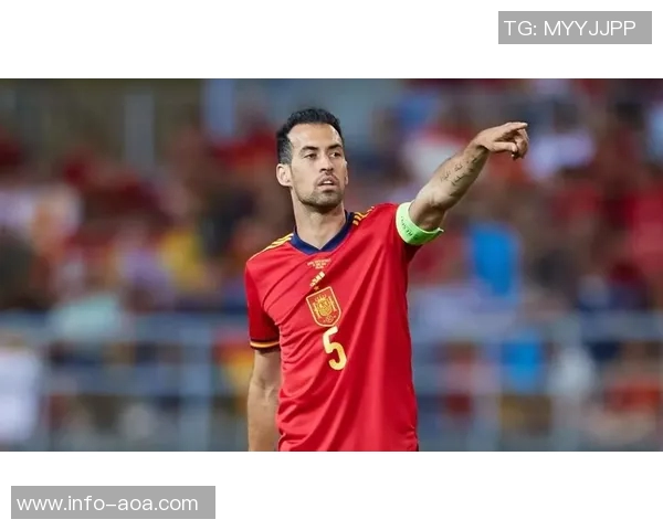 布斯克茨携妻儿共庆退役仪式迈阿密球迷齐聚致敬